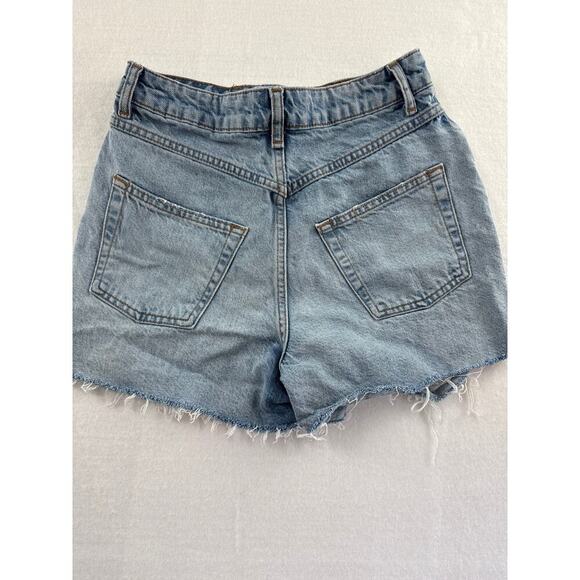 Women’s TopShop Light Wash Denim Distressed A-Line Jean Shorts Sz 4 - Picture 4 of 4